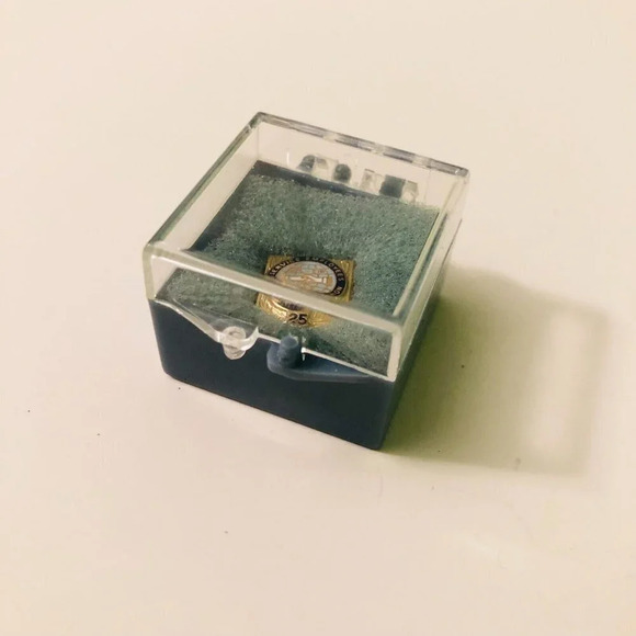 Vintage  Service Employees International Union Pin Enamel - Picture 11 of 12